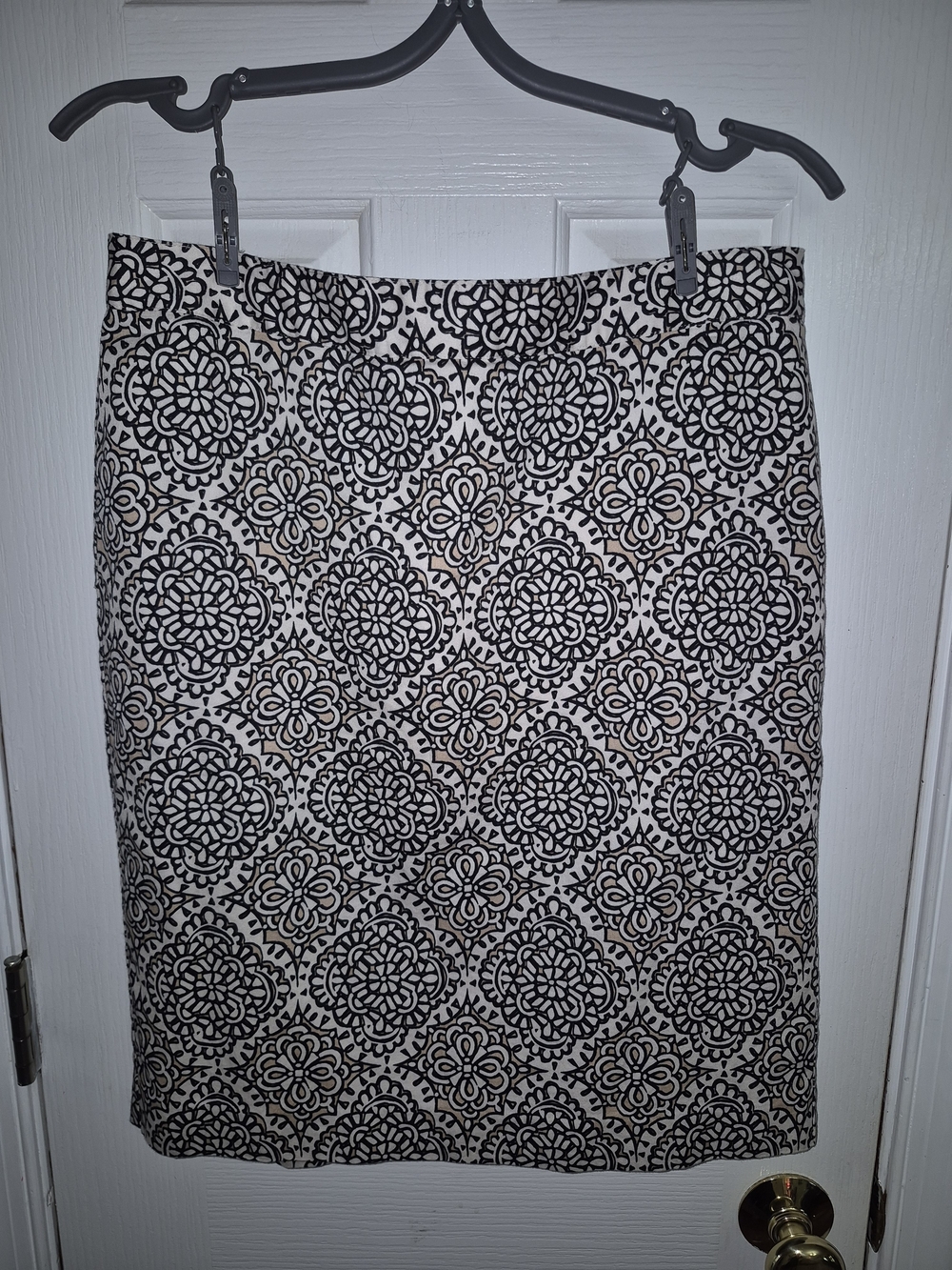 Van Heusen Black and White Medallion Pencil Skirt